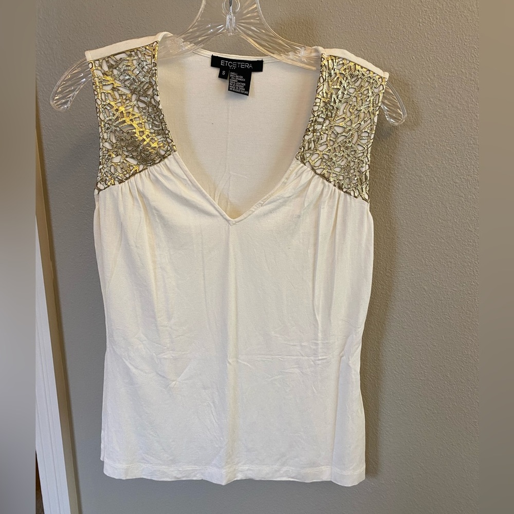Women’s cream & gold blouse